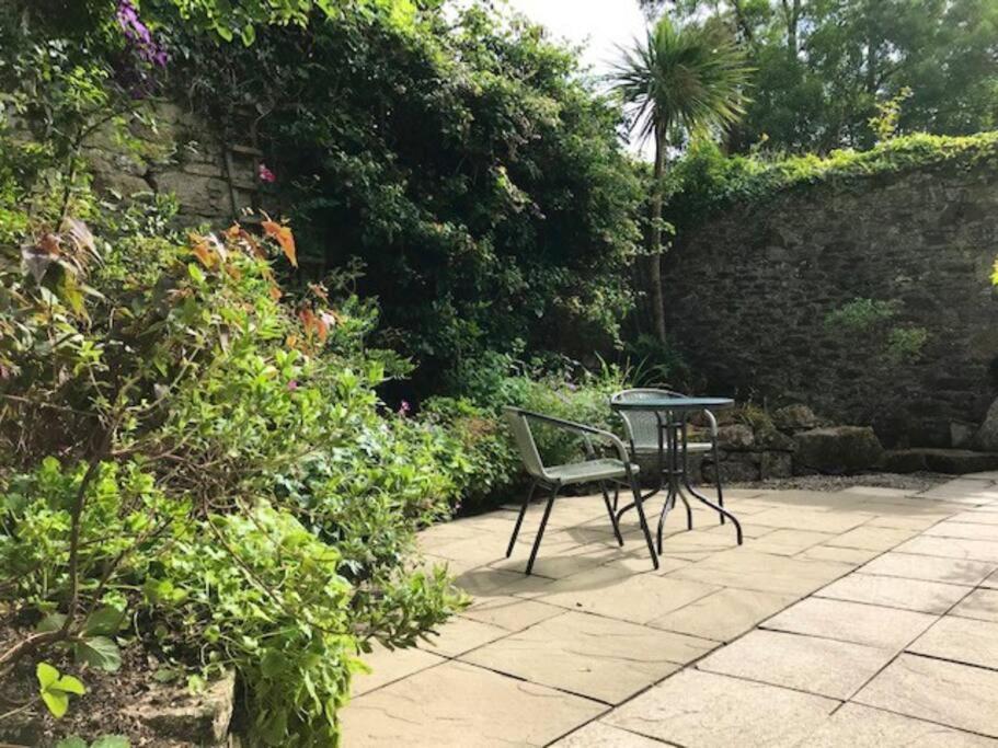 הלסטון Woodland Cottage In Cornwall With Walled Garden מראה חיצוני תמונה
