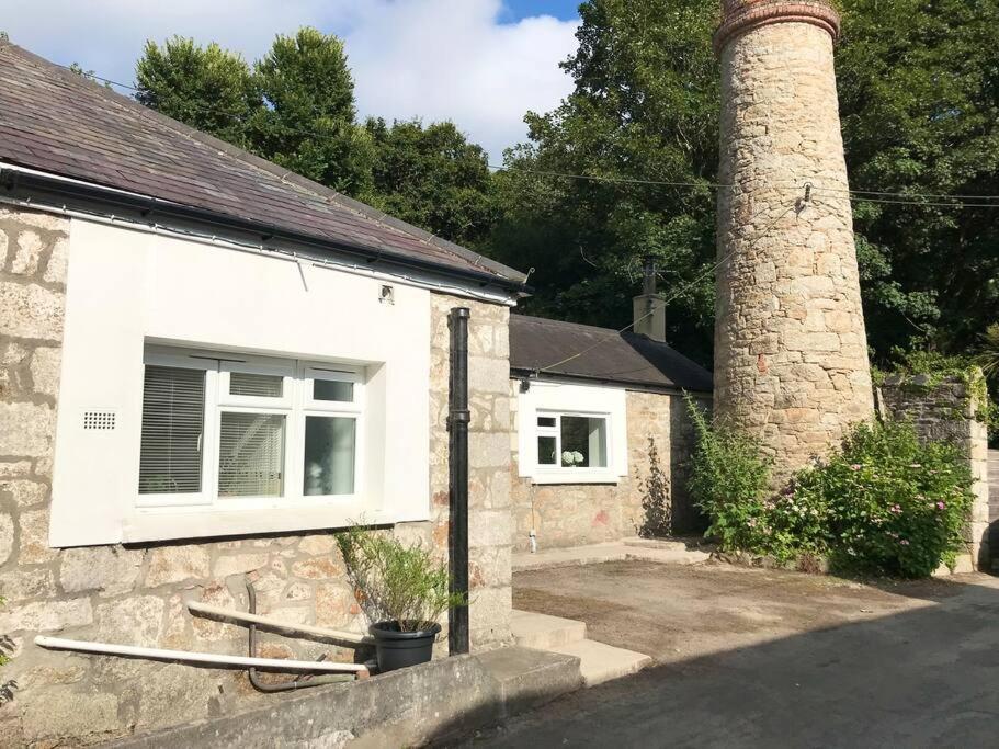 הלסטון Woodland Cottage In Cornwall With Walled Garden מראה חיצוני תמונה
